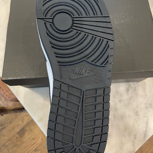 Air Jordan 1 Mid • Armory Navy / White-Black - Picture 7 of 8